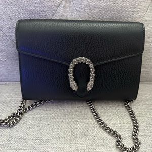 Gucci Dionysus wallet on chain